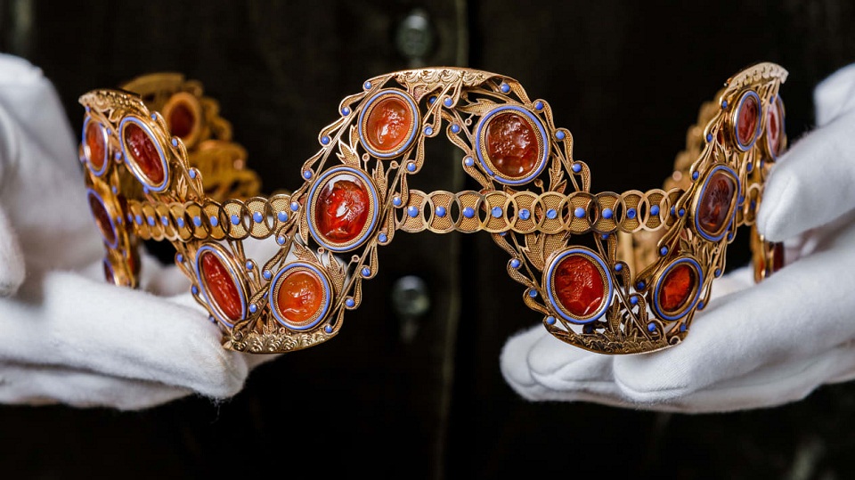 λονδίνο-πόσο-αγοράστηκαν-δύο-πολύτιμ-561621046