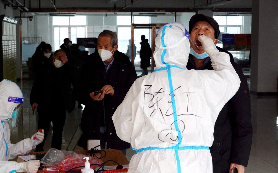 Κορωνοϊός: Ο εφιάλτης επιστρέφει στην Κίνα, δύο χρόνια μετά – Ανησυχία για τα εγχώρια εμβόλια-1