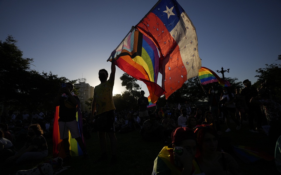 Χιλή: Εγκρίθηκε το νομοσχέδιο για τον γάμο ομόφυλων ζευγαριών (εικόνες)-3