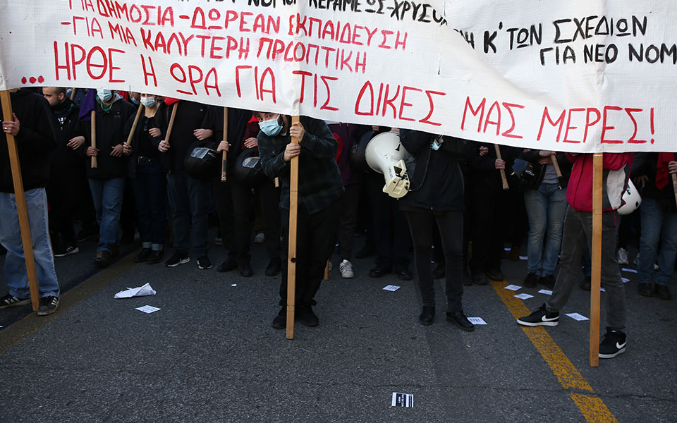 Αλέξανδρος Γρηγορόπουλος: Τρεις συλλήψεις και 11 προσαγωγές-2