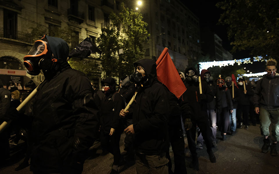 Πορεία μνήμης για τον Αλ. Γρηγορόπουλο: Μολότοφ και χημικά στη Θεσσαλονίκη-2