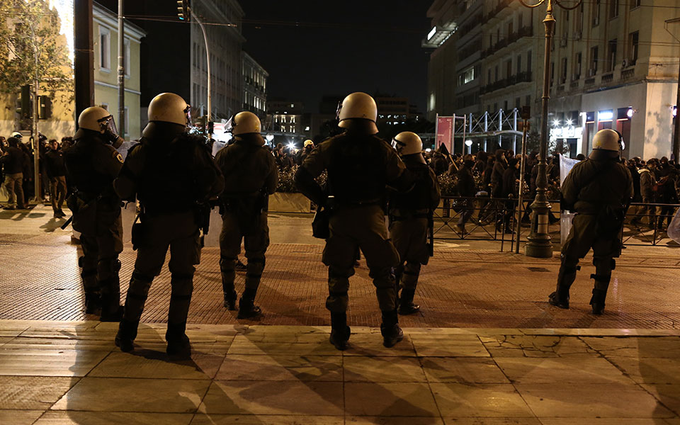 Πορεία μνήμης για τον Αλ. Γρηγορόπουλο: Μολότοφ και χημικά στη Θεσσαλονίκη-5
