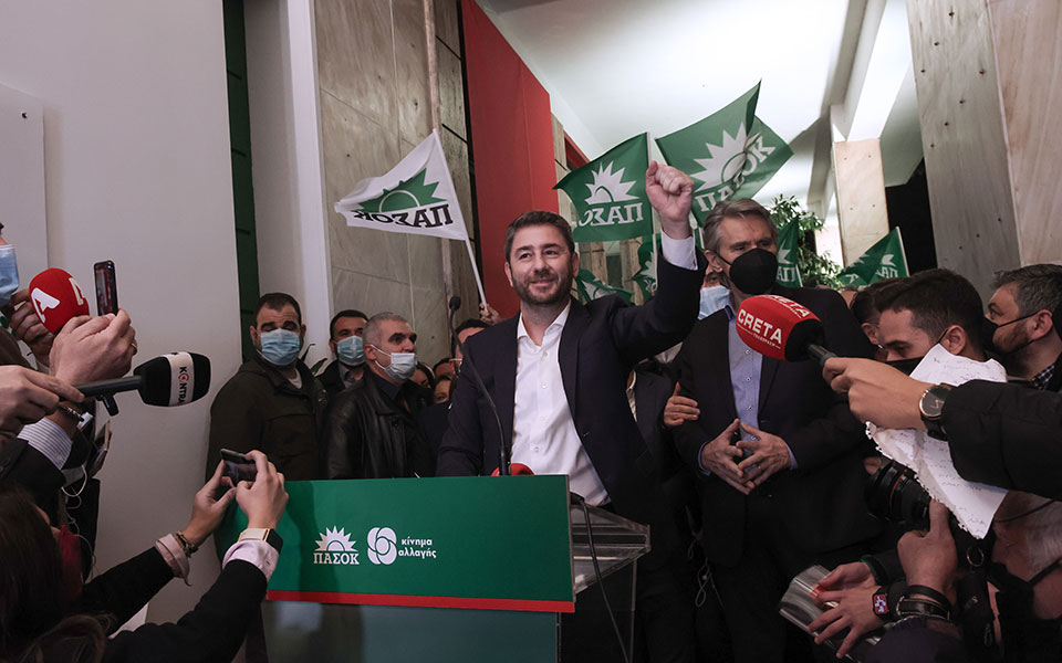 live-ο-νίκος-ανδρουλάκης-νέος-πρόεδρος-το-561627532