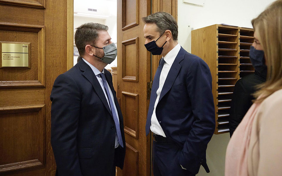 μητσοτάκης-ανδρουλάκης-τι-είπαν-σε-561637474