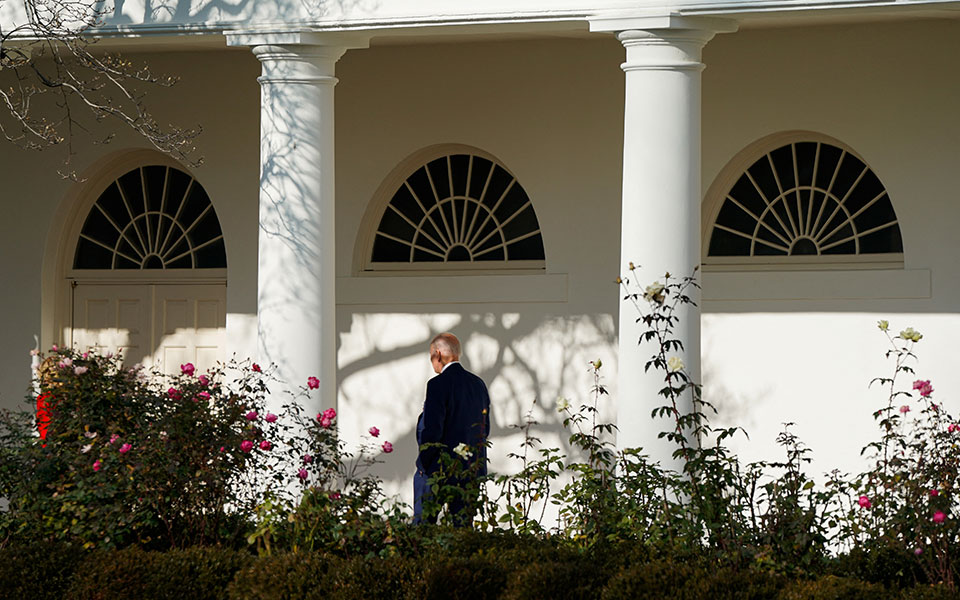 ηπα-ο-μπάιντεν-καλεί-τους-αμερικανούς-561645784