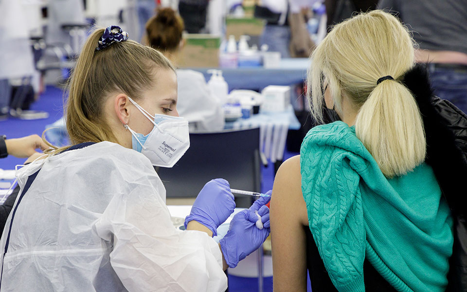 εμβολιασμός-ανοίγει-απόψε-η-πλατφόρμ-561614119