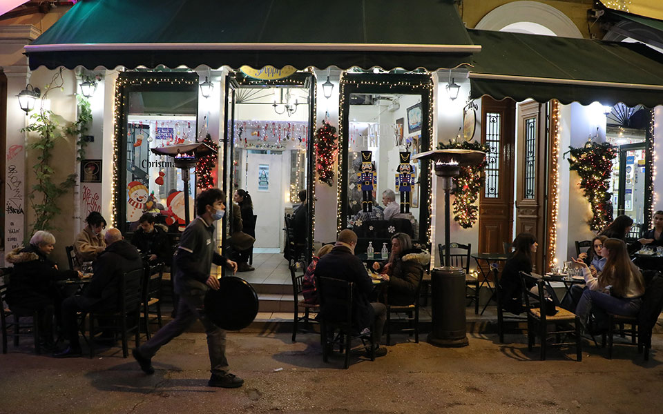 Κορωνοϊός: Τα εμβόλια έσωσαν 15.000 ζωές – Ένας χρόνος από τον πρώτο εμβολιασμό-2