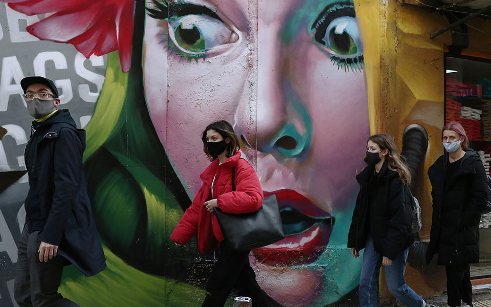 αυλαία-για-το-2021-με-ρεκόρ-που-σοκάρει-40-560-νέ-561652909