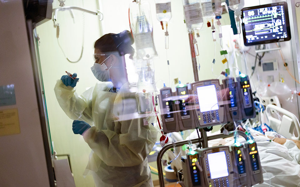 κορωνοϊός-6-196-νέα-κρούσματα-σήμερα-75-θά-561610675