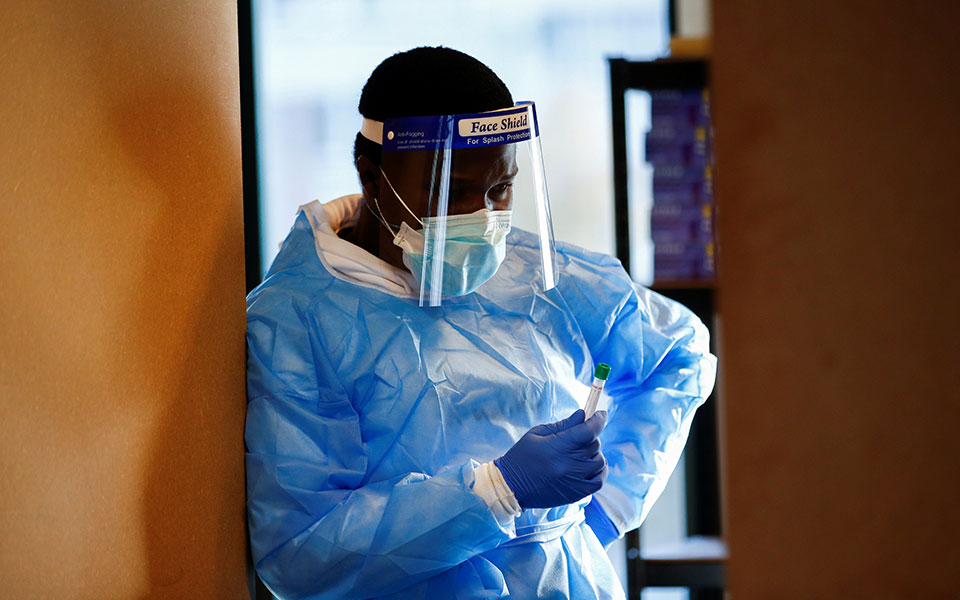 μετάλλαξη-όμικρον-μποτσουάνα-η-πλε-561610834