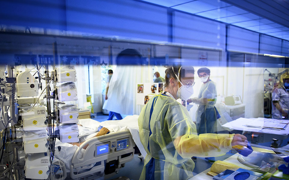 Η Όμικρον δεκαπλασιάστηκε σε 4 ημέρες στην Αττική-1