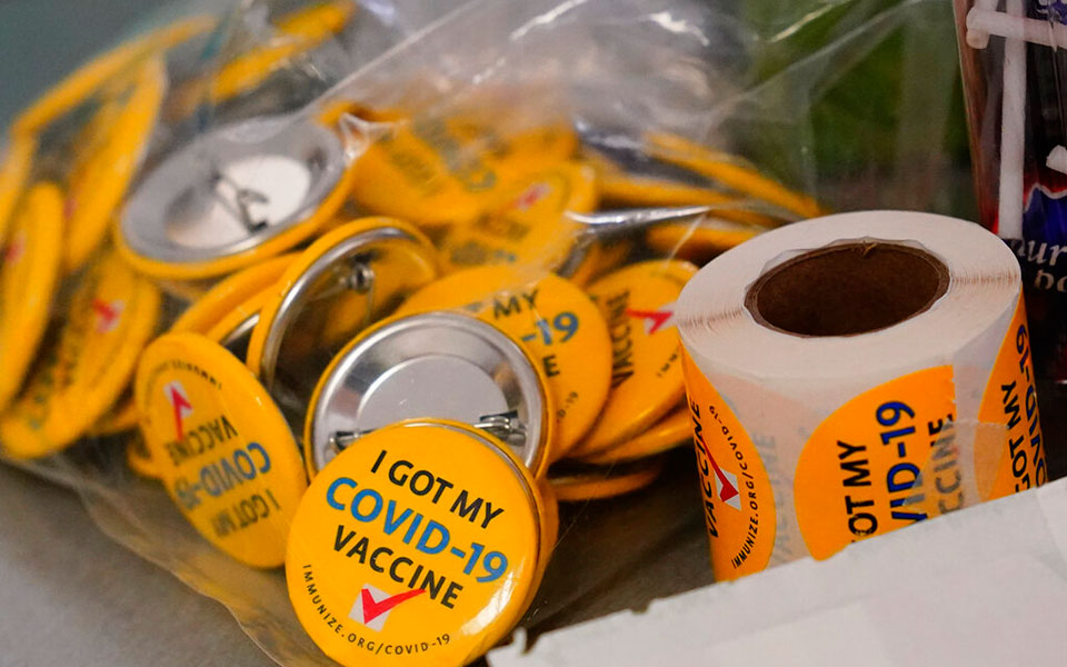 κορωνοϊός-εμβολιασμός-συν-νόσηση-παρ-561620878