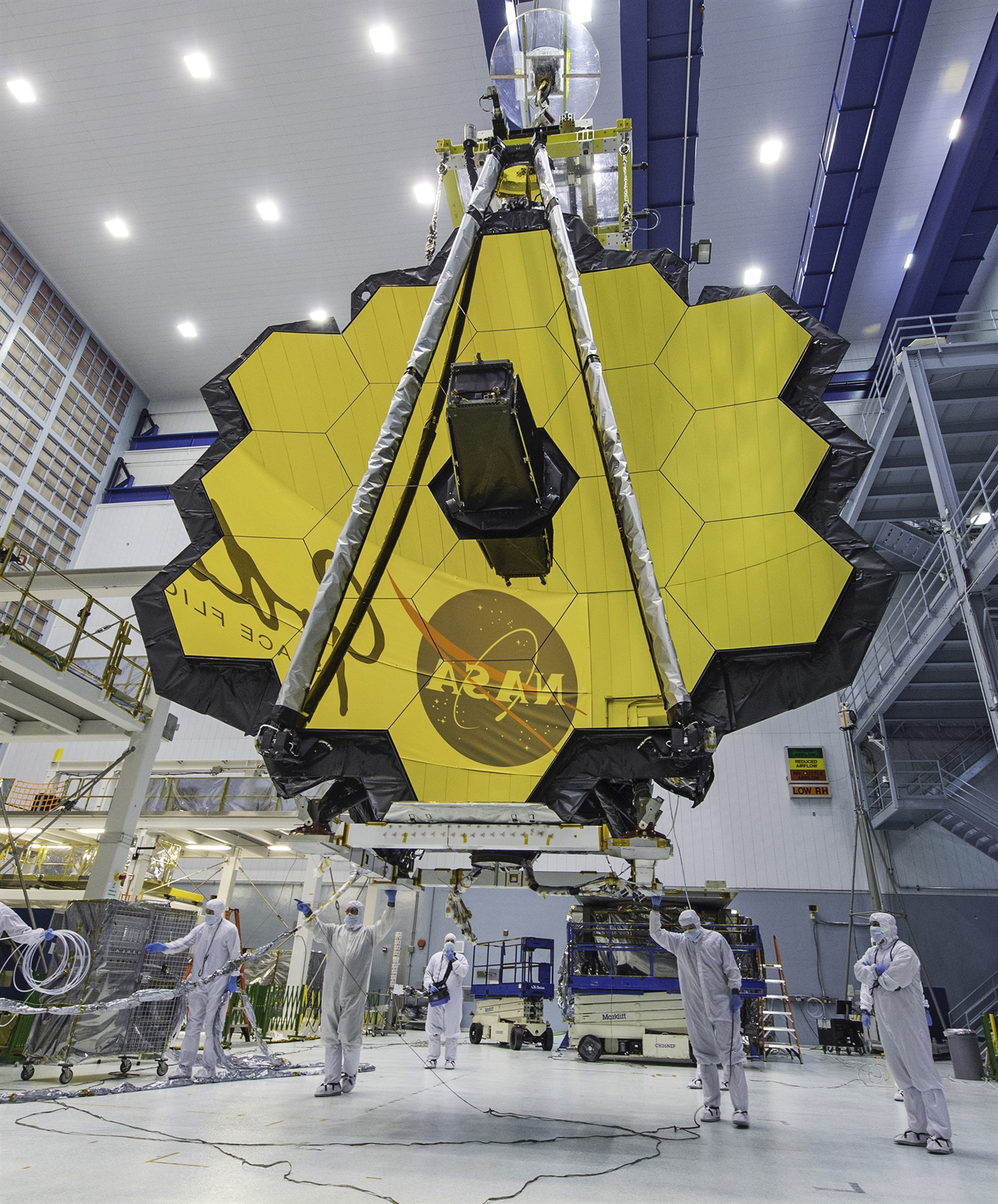 η-αγωνία-των-αστρονόμων-τα-χριστούγεν-561631972