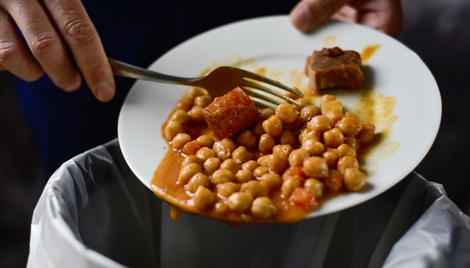 χιλιάδες-τόνοι-τροφίμων-καταλήγουν-ε-561618424