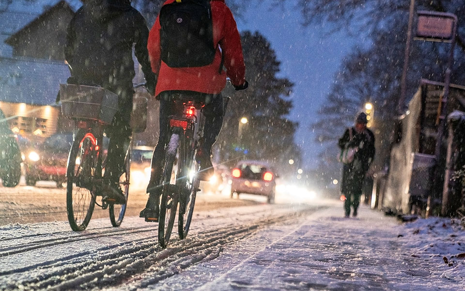 η-όμικρον-σαρώνει-τη-δανία-νέο-ρεκόρ-561610798