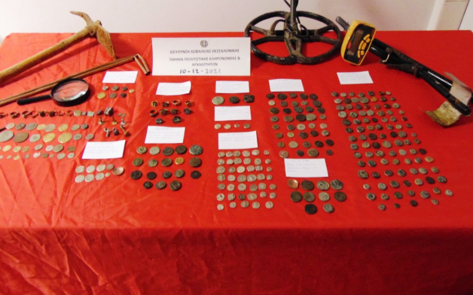κοζάνη-συλλήψεις-για-αρχαιοκαπηλεία-8-561626872