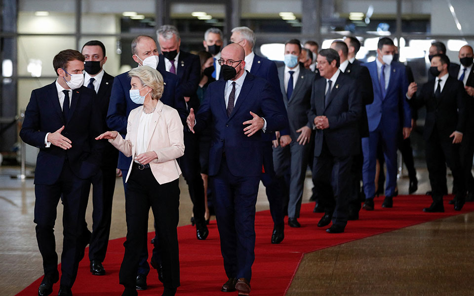 Σύνοδος Κορυφής: Στο επίκεντρο η γοργή εξάπλωση της Όμικρον-1