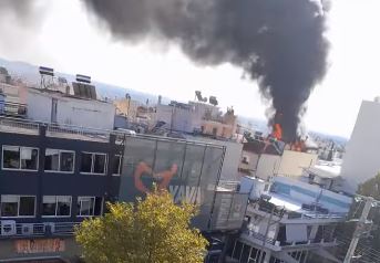 Πετρούπολη: Φωτιά τώρα σε πολυκατοικία-2