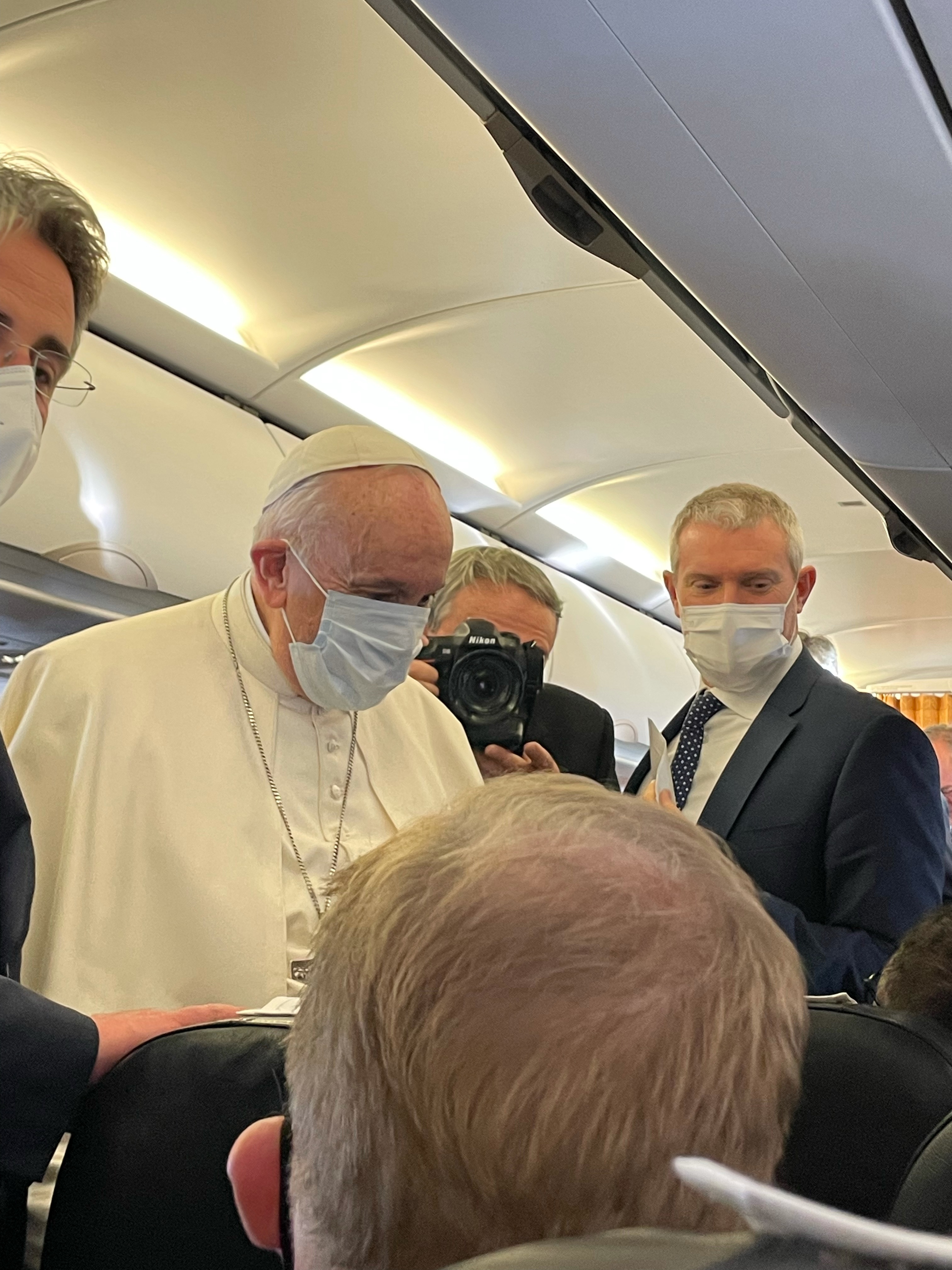 Πάπας Φραγκίσκος: Προσγειώθηκε στην Κύπρο – Το τηλεγράφημα που έστειλε στην Κ. Σακελλαροπούλου-1