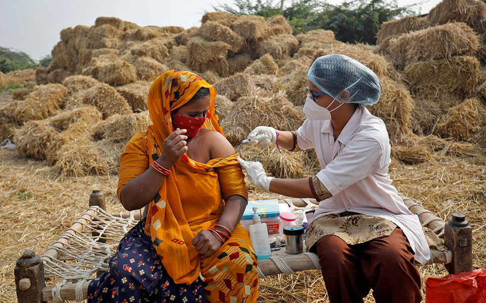 ινδία-343-θάνατοι-σχεδόν-8-000-κρούσματα-σε-24-ώ-561632536