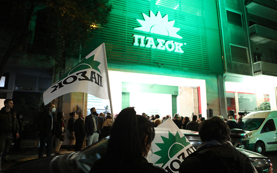 Εκλογές ΚΙΝΑΛ: Η ισχυρή εντολή στον Νίκο Ανδρουλάκη και τα στοιχήματα της επόμενης μέρας-2