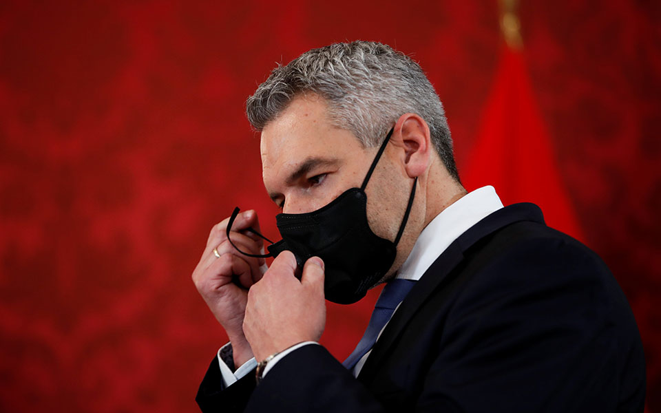 αυστρία-ο-καρλ-νεχάμερ-ορκίστηκε-νέος-561617404