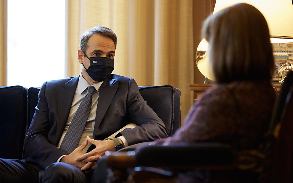 Περιορισμοί με φόντο την Όμικρον – Ποια μέτρα προκρίνονται-1