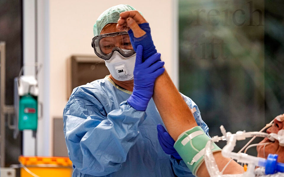 Κορωνοϊός: 6.424 νέα κρούσματα, 77 θάνατοι, 661 διασωληνωμένοι-1