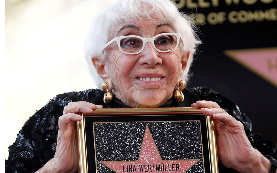 λίνα-βερτμίλερ-απεβίωσε-η-πρώτη-γυναί-561623041