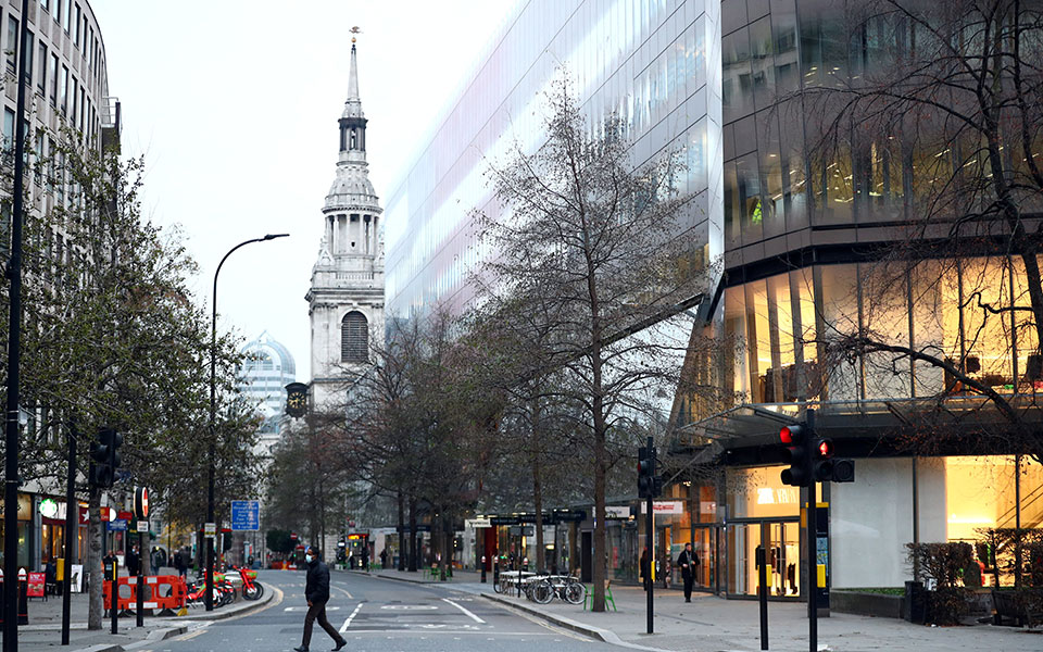 κορωνοϊός-νέο-ρεκόρ-κρουσμάτων-στη-βρ-561641740