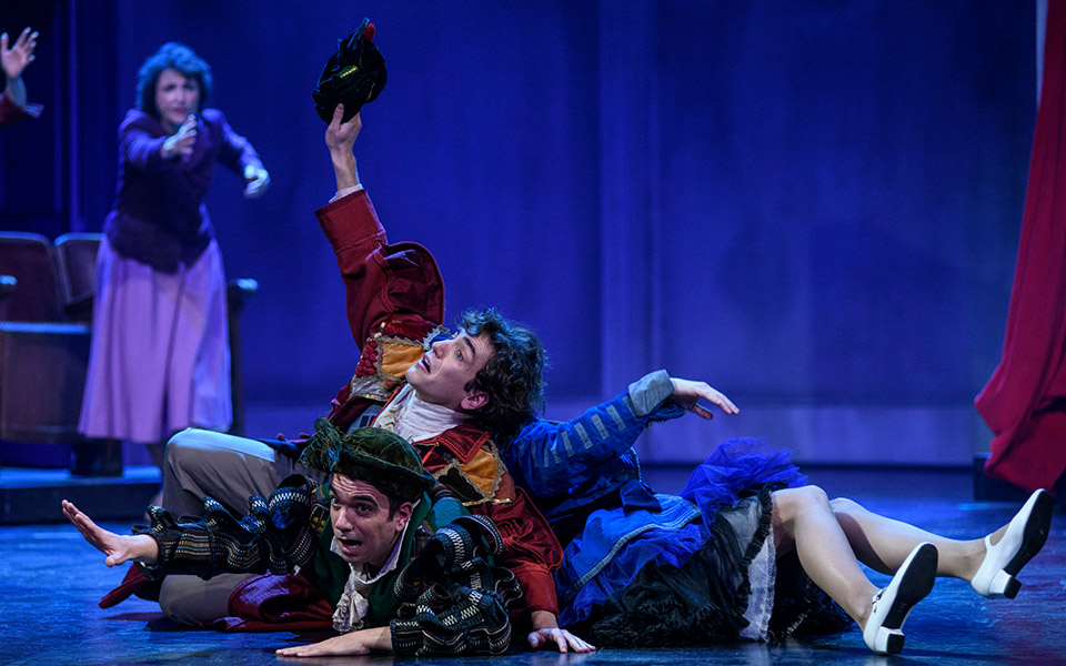 το-αγόρι-στο-θεωρείο-της-αγγελικής-561613537