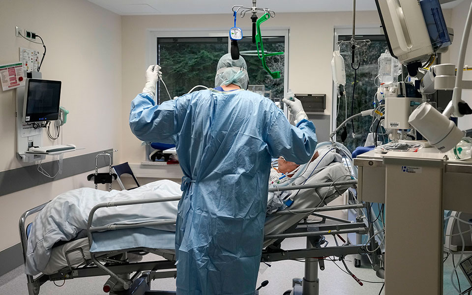 κορωνοϊός-4-766-νέα-κρούσματα-85-θάνατοι-κα-561634810