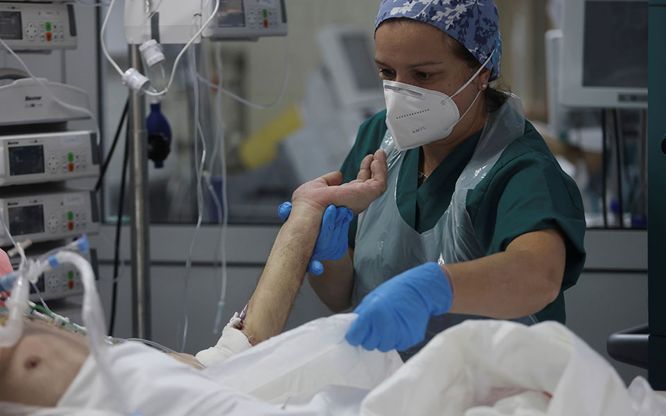 μετάλλαξη-όμικρον-πέντε-κρούσματα-έχ-561628159