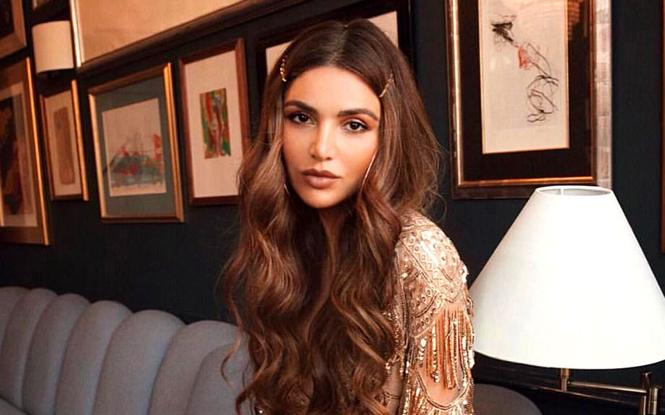 8-εύκολα-χτενίσματα-για-να-δώσετε-λάμψη-561633085