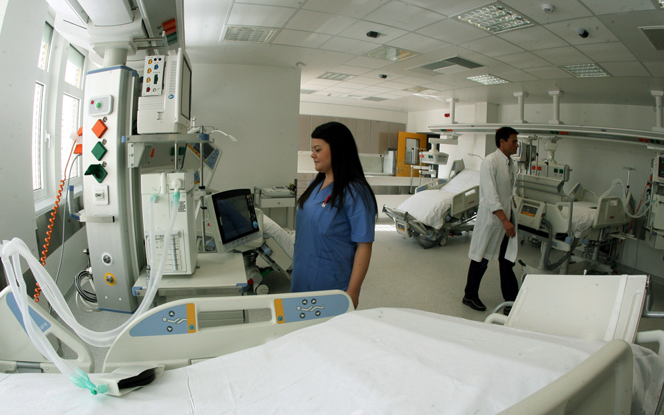 κορωνοϊός-μείγμα-μέτρων-για-να-αποφε-561641071