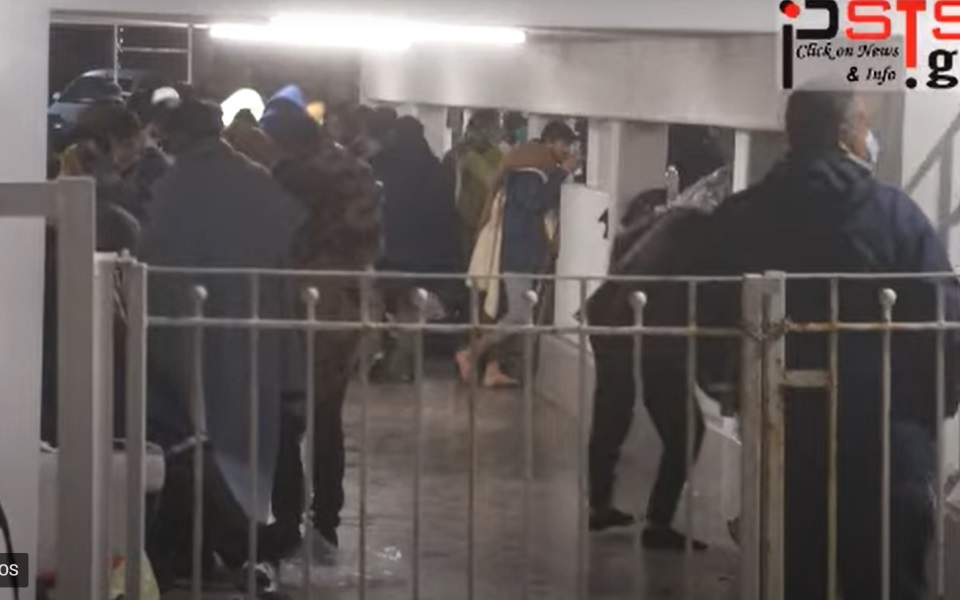 σε-δομή-φιλοξενίας-στην-πάρο-προσωριν-561645616