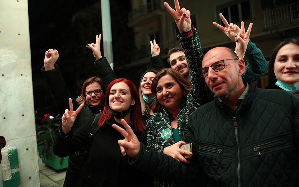 Αλλάζει σελίδα το ΚΙΝΑΛ – Καθαρή νίκη Ανδρουλάκη-8