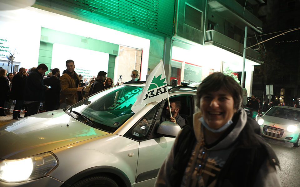 Αλλάζει σελίδα το ΚΙΝΑΛ – Καθαρή νίκη Ανδρουλάκη-10