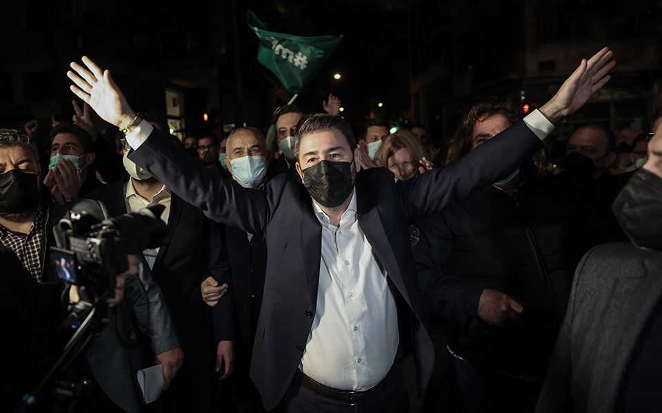 Η πρώτη δήλωση Ανδρουλάκη μετά τη νίκη: Το ΠΑΣΟΚ επέστρεψε-7