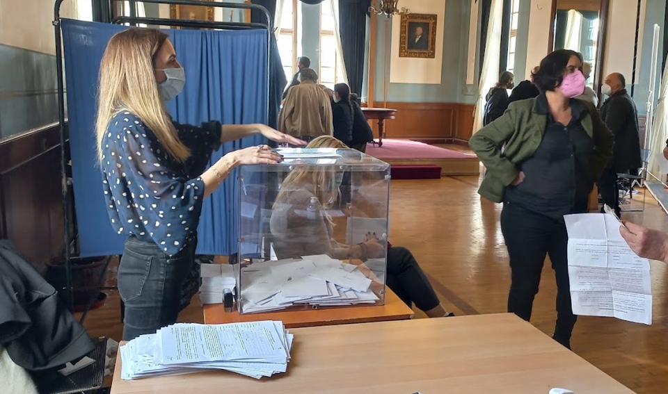 Εκλογές ΚΙΝΑΛ: Μεγάλες ουρές, μεγάλες προσδοκίες-6