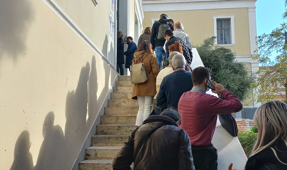 Εκλογές ΚΙΝΑΛ: Μεγάλες ουρές, μεγάλες προσδοκίες-5