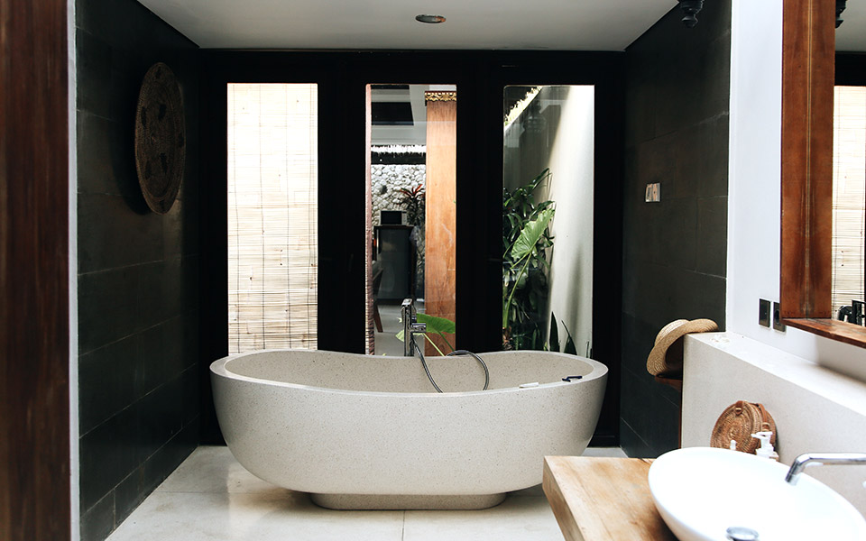 πώς-θα-κάνετε-ένα-μικρό-μπάνιο-να-φαίνε-561639934