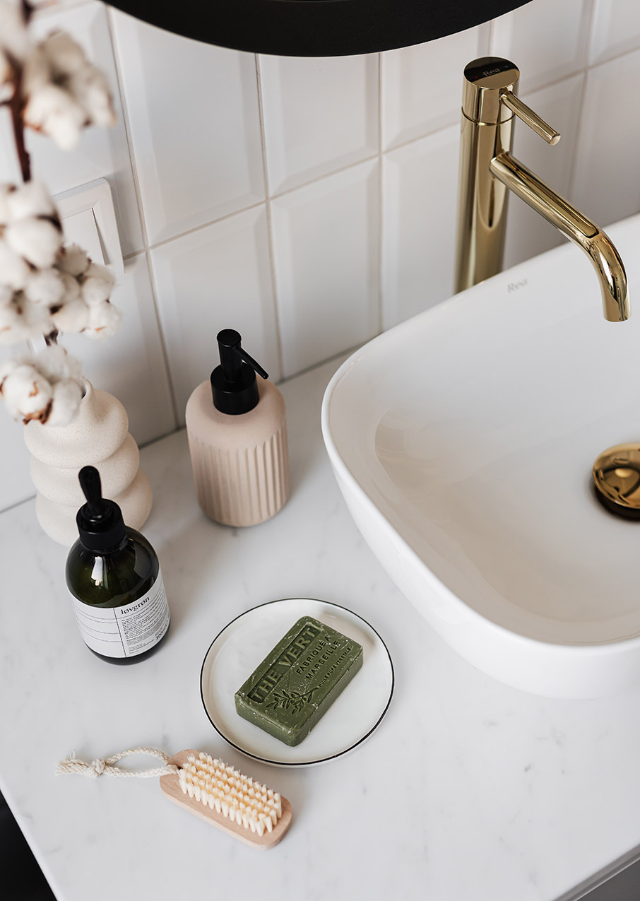 Πώς θα κάνετε ένα μικρό μπάνιο να φαίνεται μεγαλύτερο-5