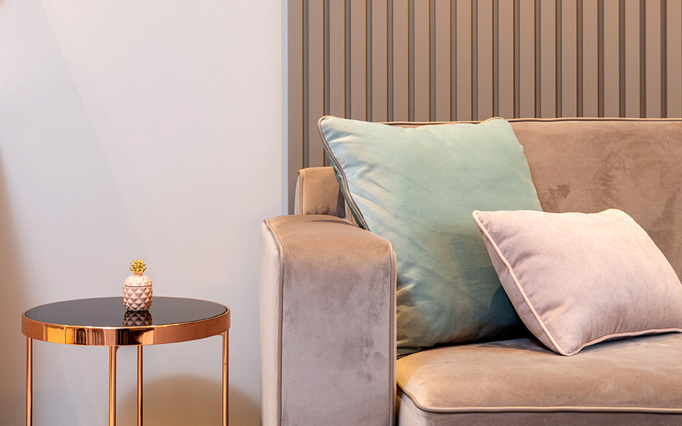 ντεκορ-σαλονιού-σε-ρομαντικό-στυλ-561621370