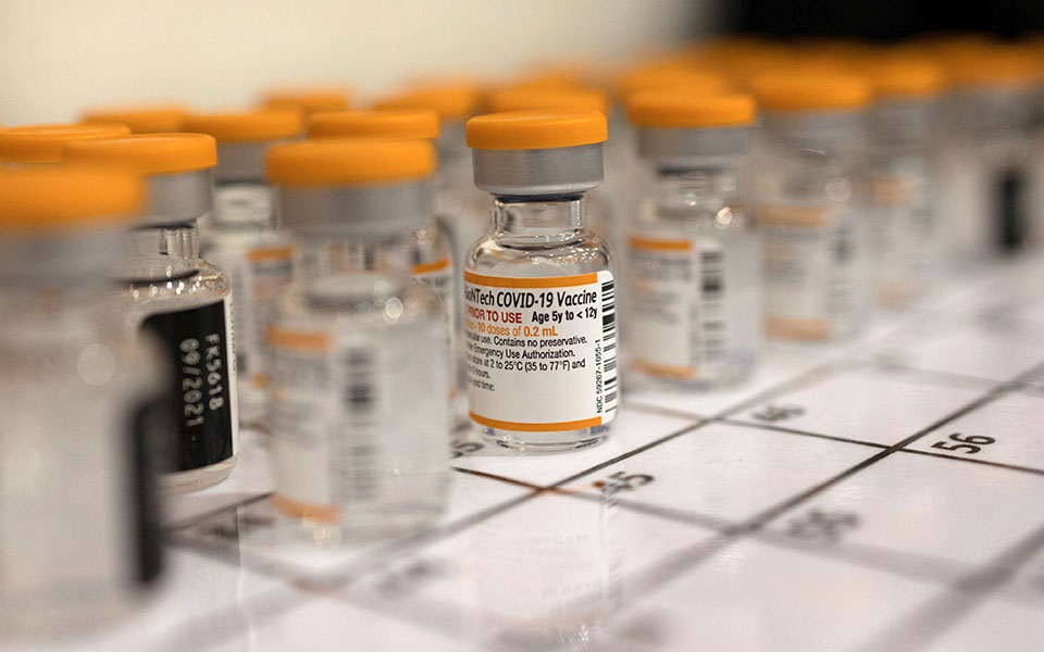 βρετανία-εμβόλιο-pfizer-εγκρίθηκε-η-χρήσ-561641587