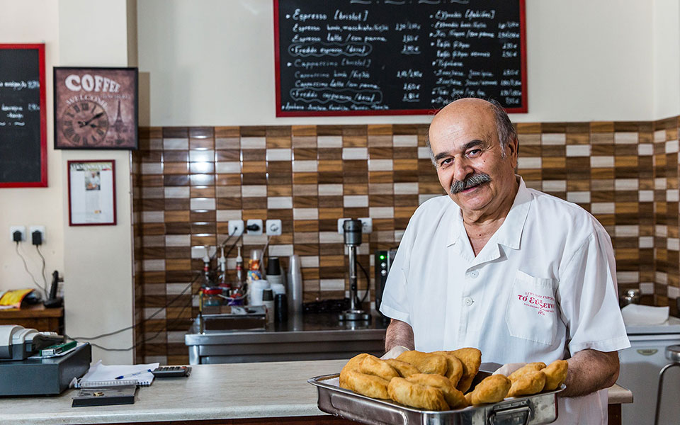 Γαστρονόμος: Τα αυθεντικά χειροποίητα πιροσκί της Αττικής-1