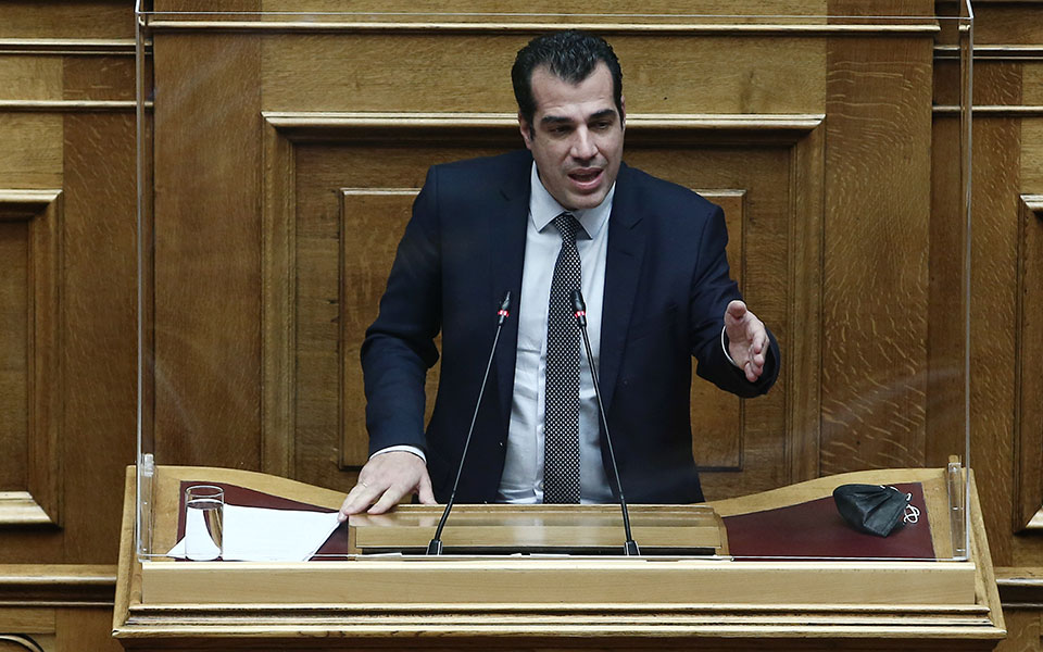 βουλή-οργισμένη-αντίδραση-πλεύρη-στο-561623089