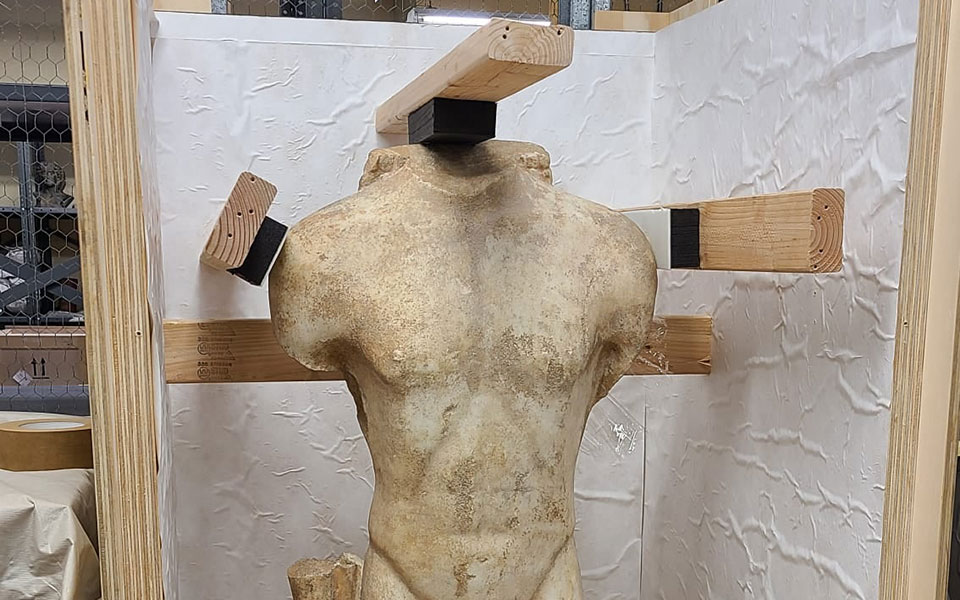 πεντακάθαροι-τοίχοι-561634435