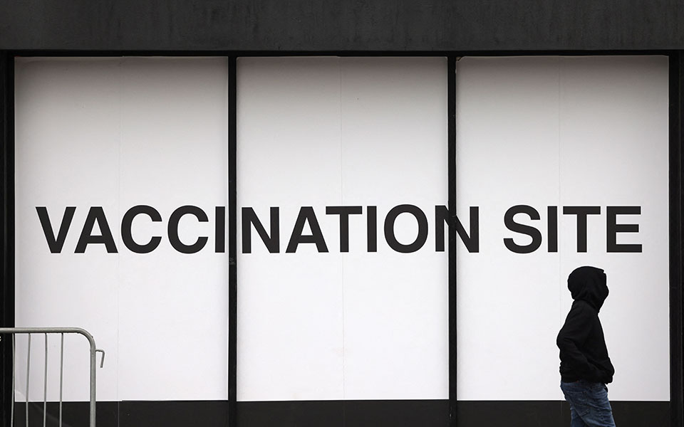 κορωνοϊός-μετάλλαξη-όμικρον-ποια-ε-561637966