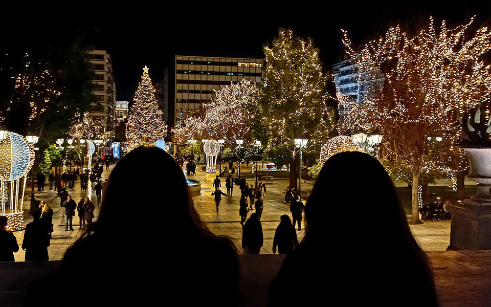 μετάλλαξη-όμικρον-ρεβεγιόν-πρωτοχρο-561648451
